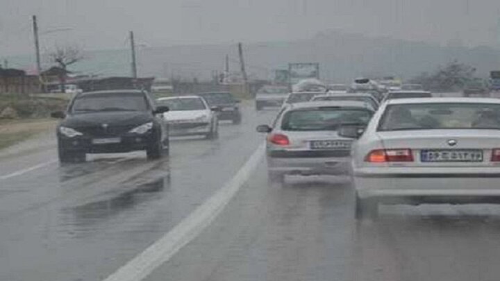 ترافیک شدید در جاده‌های بارانی خراسان رضوی