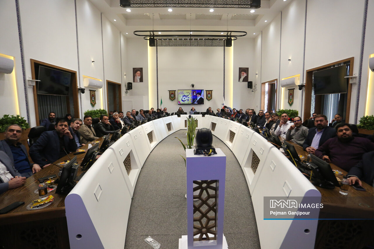 نشست شهردار اصفهان با فرماندهان پایگاه‌های بسیج شهرداری