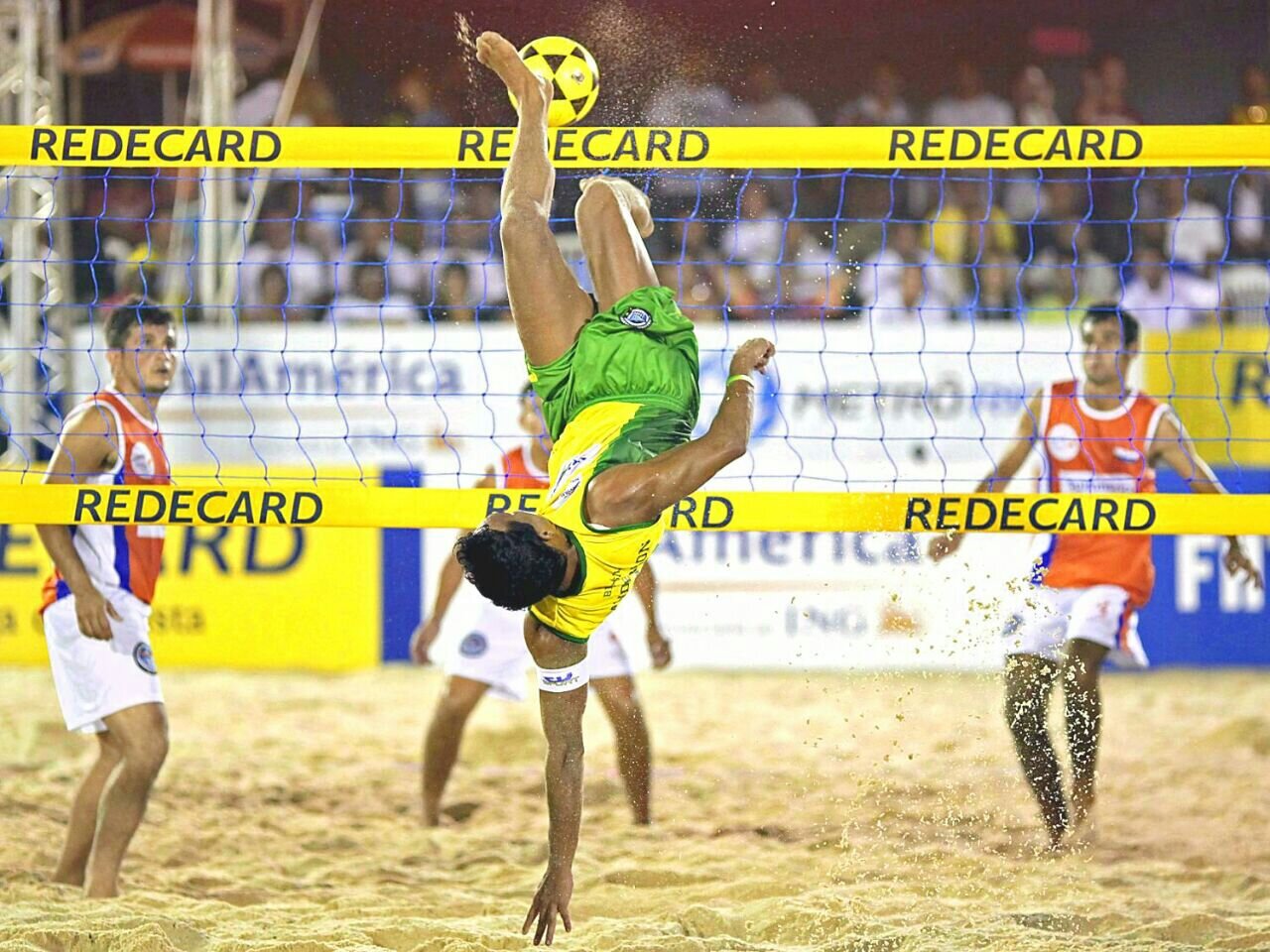 ترکیب جذاب والیبال و فوتبال در فوتوالی/ قهرمانی تیم ملی ایران در بازی بومی برزیلیها