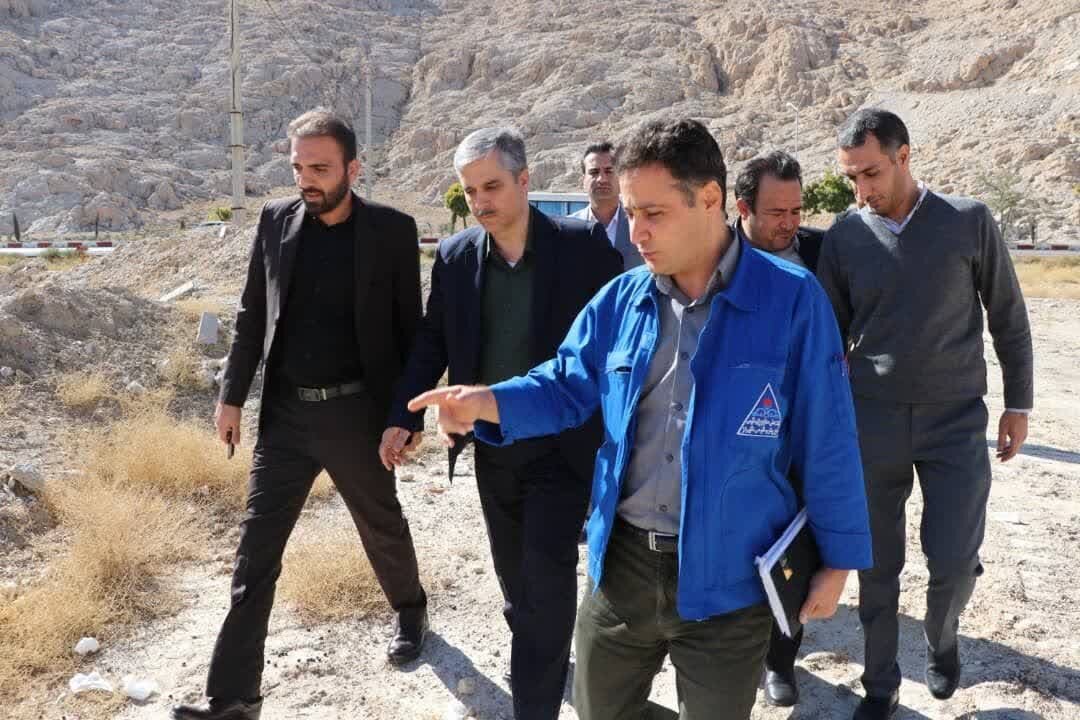 بازدید دادستان و مسئولان محیط زیست از پتروشیمی شیراز