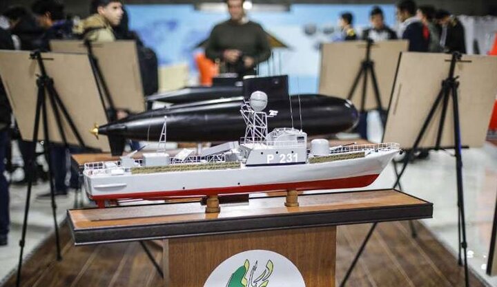 نمایشگاه دستاوردهای نیروی دریایی ارتش افتتاح شد