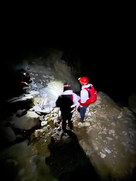 نجات جان ۳ نوجوان از برف‌خانه طزرجان استان یزد