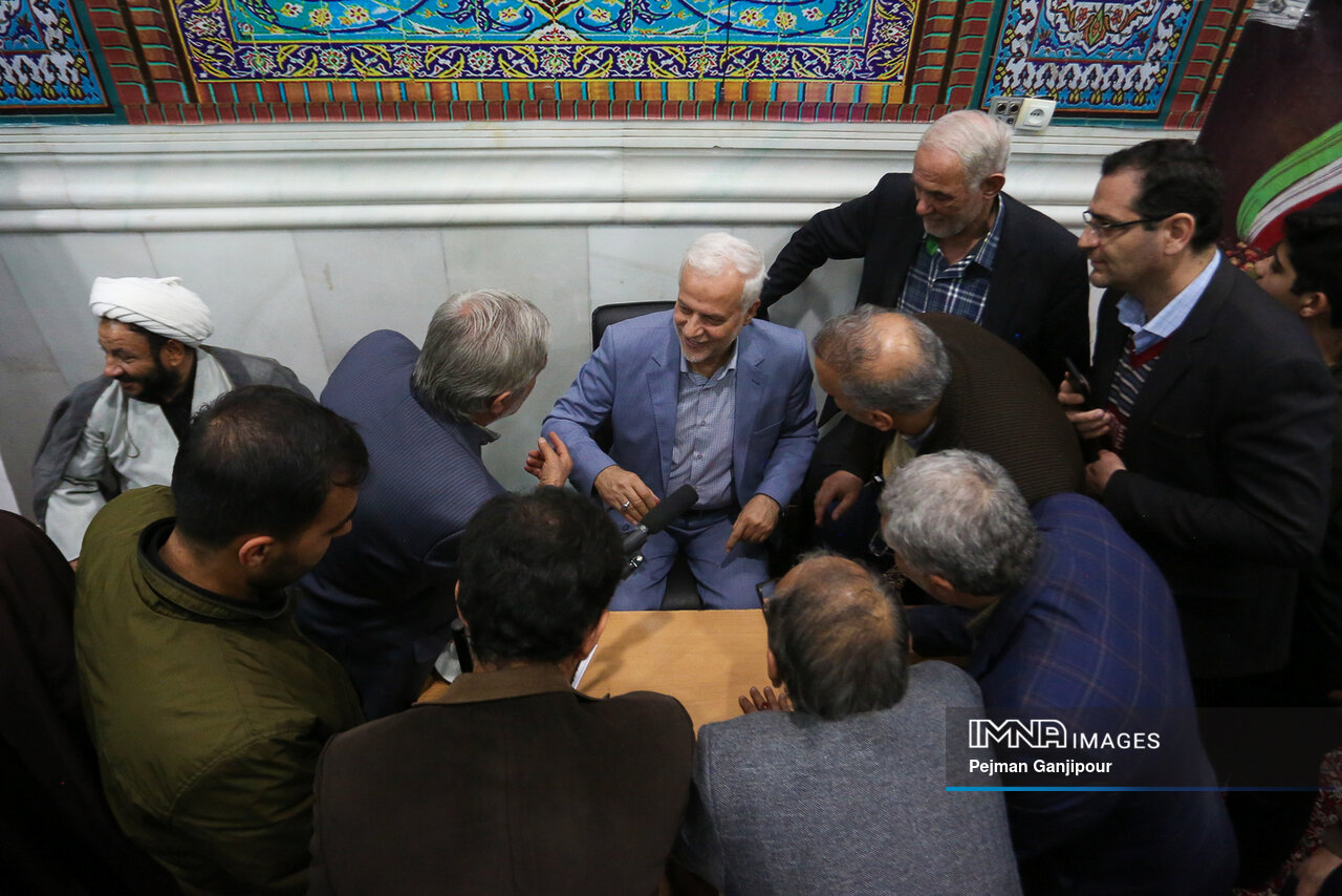 دیدار صمیمانه شهردار اصفهان با اهالی منطقه ۳
