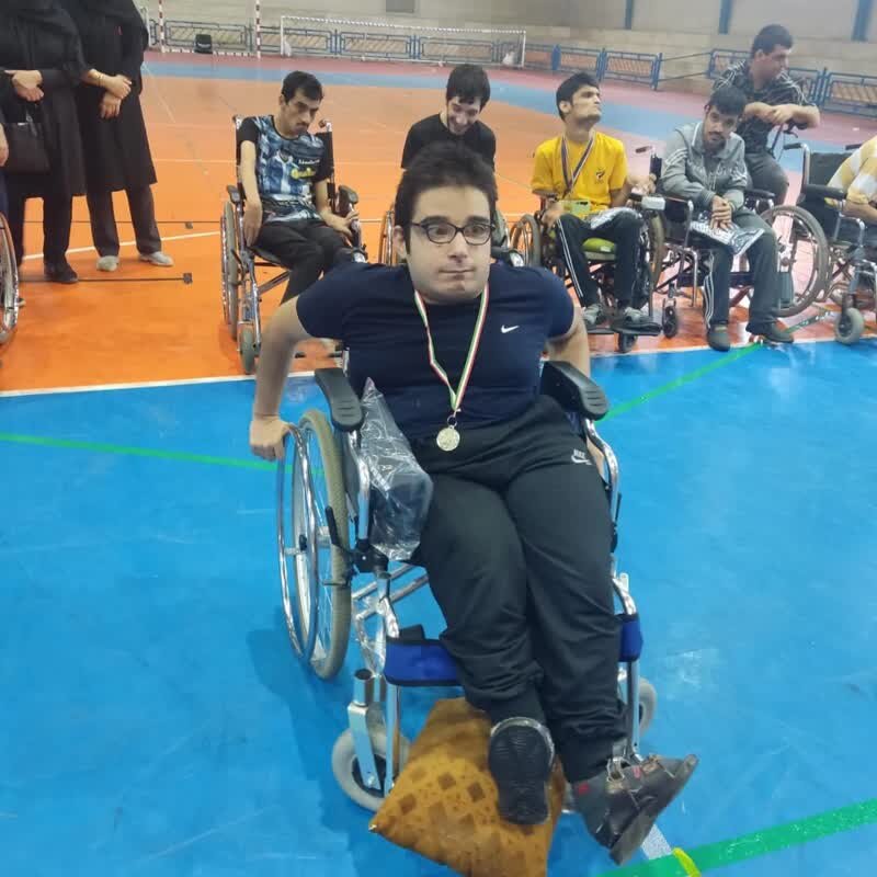 حکایت یک مادر و پسری با صندلی چرخدار