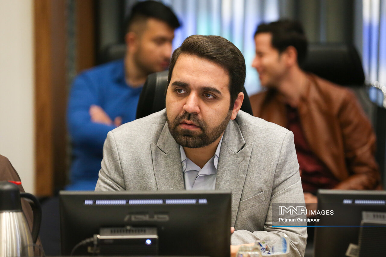 طرح های توسعه آلاینده را متوقف کنید/ اعضای شورای شهر: اصفهان بیش از این توان ندارد