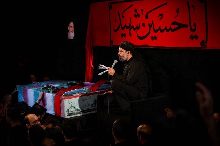 فیلم| مداحی حاج محمود کریمی در رثای شهدای اخیر وطن