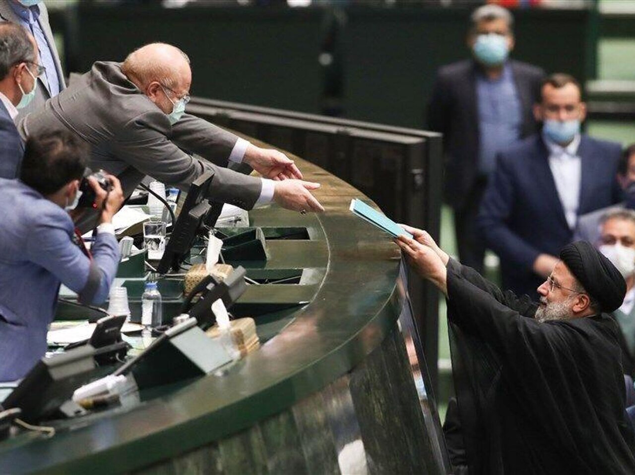 مجلس برای سفره مردم چه کرد؟