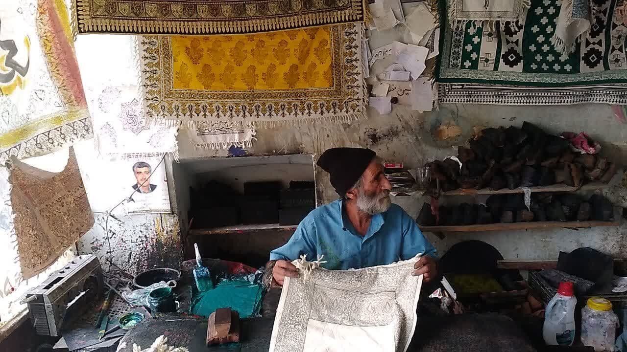 قلمکاری، ترکیبی از نقشها و رنگها / طرحهای قدیمی طرفداران بیشتری دارد