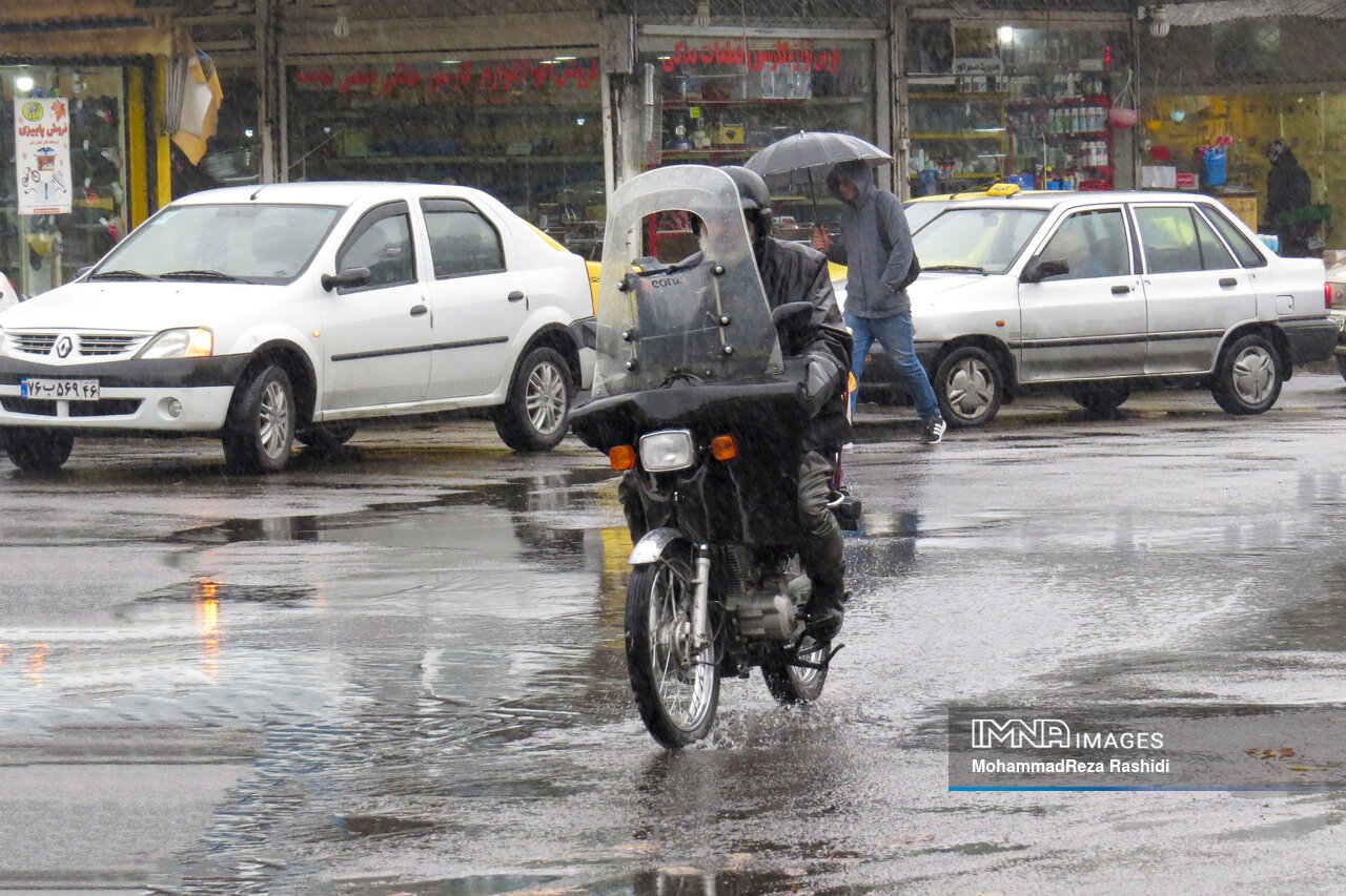 تشدید سامانه بارشی و صدور هشدار نارنجی هواشناسی برای استان تهران