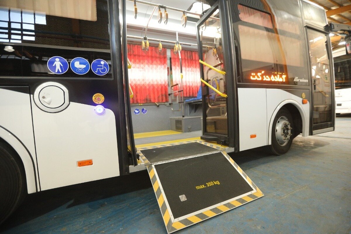 بستر حمل و نقل عمومی برای تردد معلولان یزد فراهم شد