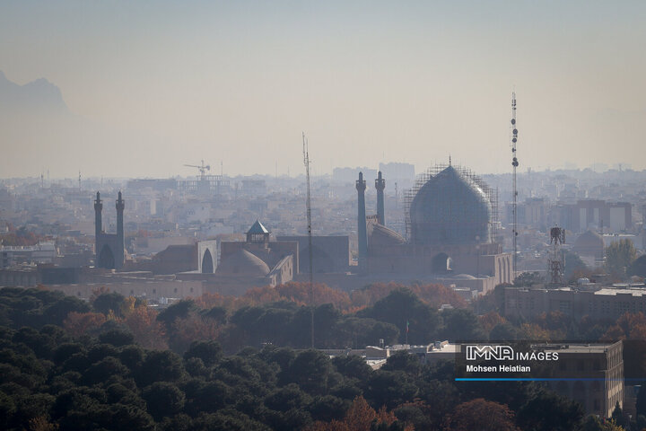 هیولای آلودگی بر سر اصفهان