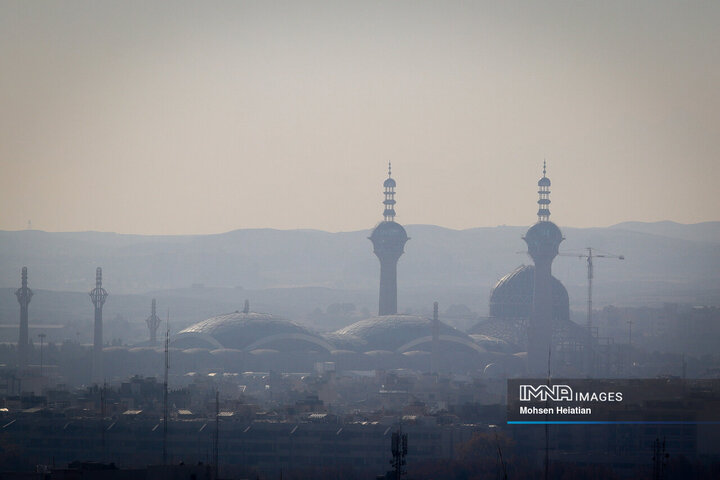 هیولای آلودگی بر سر اصفهان