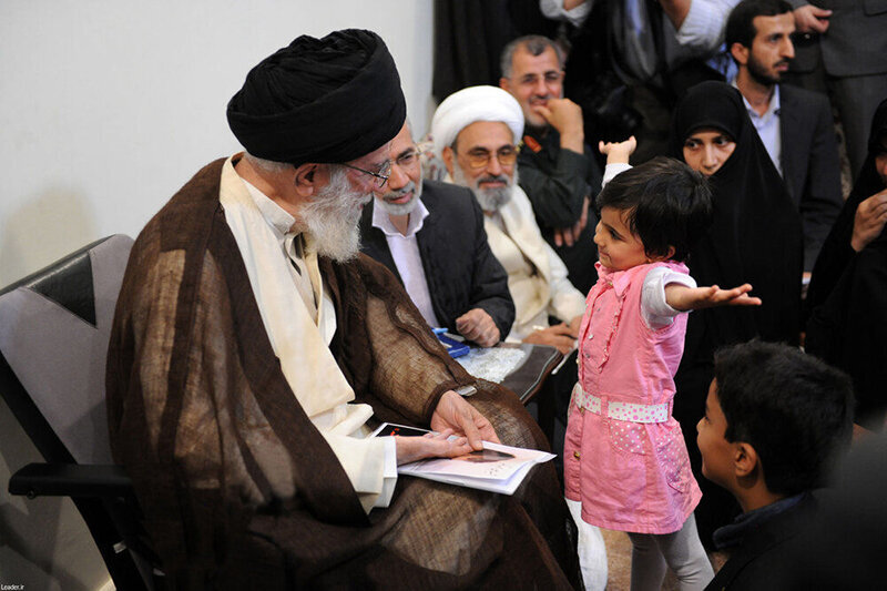 از دیدارهای نیمه رمضان تا تفریظهایی بر کتابهای کودک و نوجوان / ما خسته میشدیم و آقا نه!