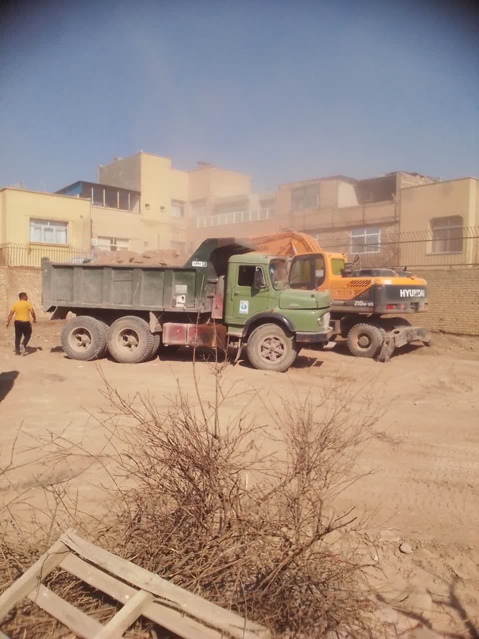 عملیات عمرانی احداث بوستان محله مولوی آغاز شد