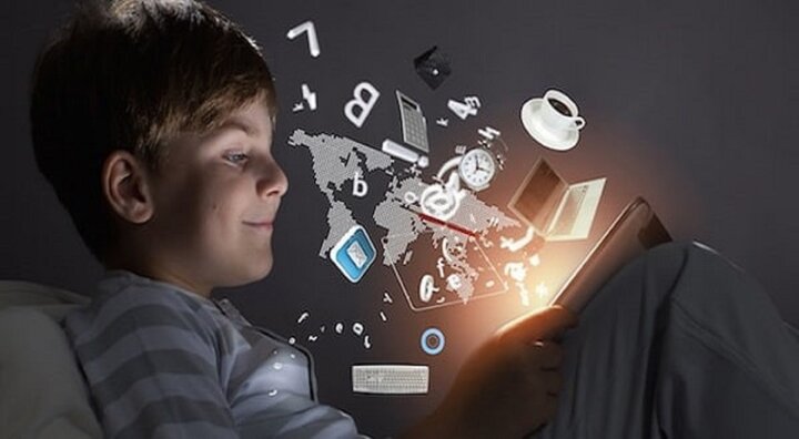 اهمیت مدیریت استفاده کودکان از تکنولوژی توسط والدین/ آموزش آسیب‌های فضای مجازی به فرزندان