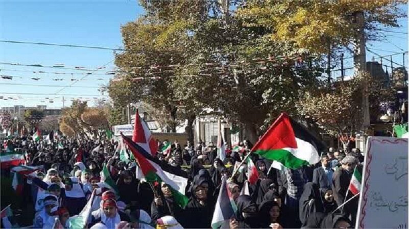 راهپیمایی مردم انقلابی اراک در حمایت از مردم غزه