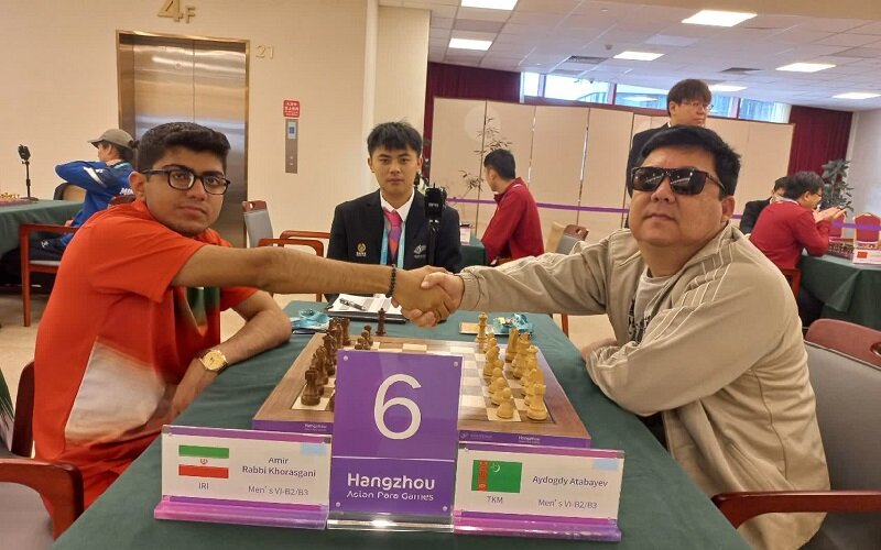 فراتر از حقمان نمیخواهیم