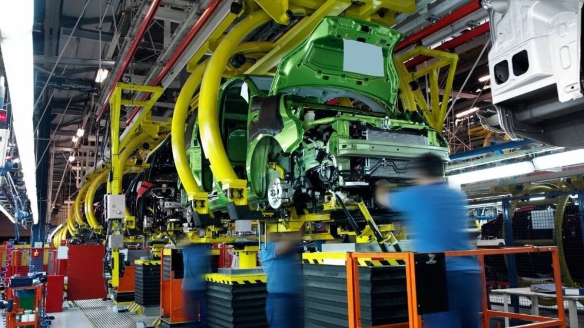 رونق چشمگیری بازار خودروهای برقی در چین / کمبود نیروی ماهر در صنعت خودروسازی