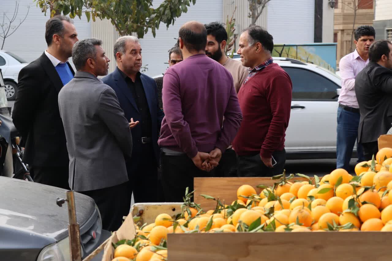 برخورد میدانی شهردار سمنان با سد معبر در سطح شهر