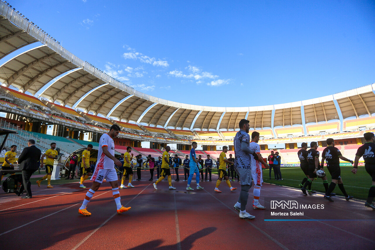 سپاهان - آلومینیوم؛ نخستین بازی بدون تماشاگر طلاییپوشان پس از الکلاسیکو!