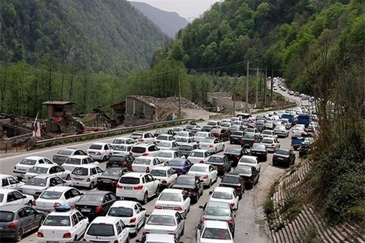 وضعیت راه‌های کشور/ترافیک سنگین در جاده چالوس