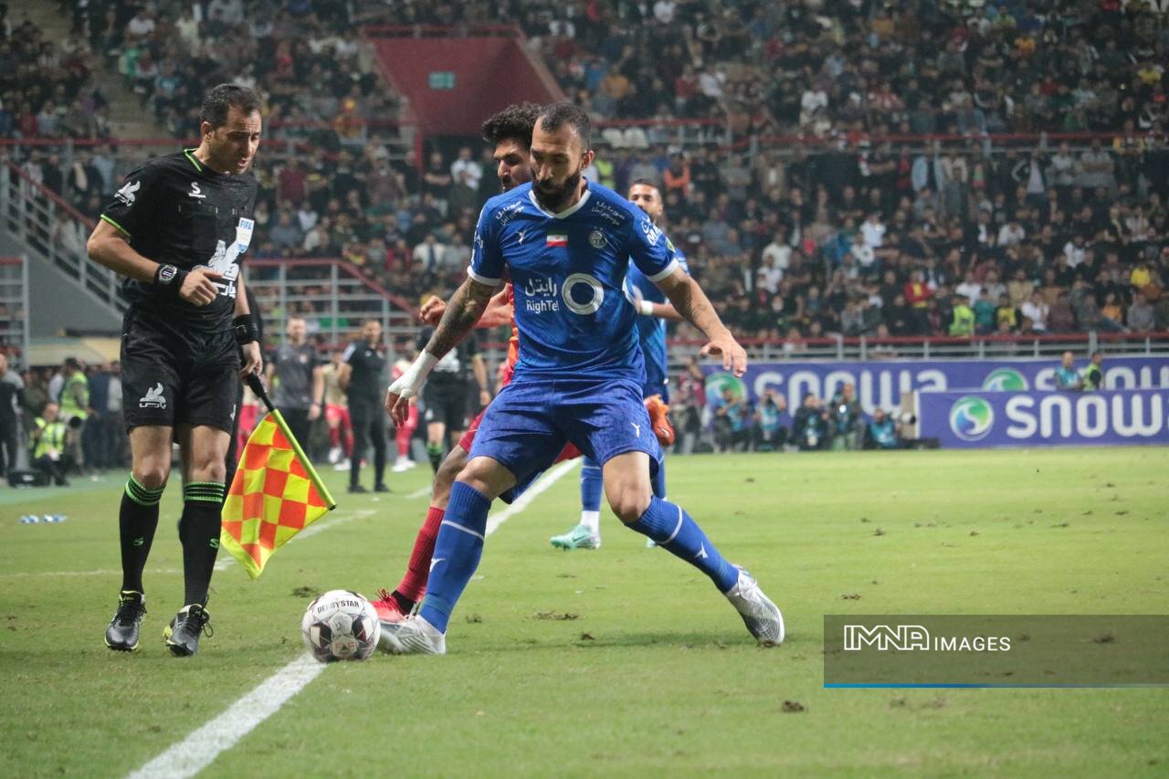 به قهرمان نیم فصل جام نمیدهند/بدون نظارت بر قرارداد بازیکنان، فوتبال ایران ورشکسته میشود