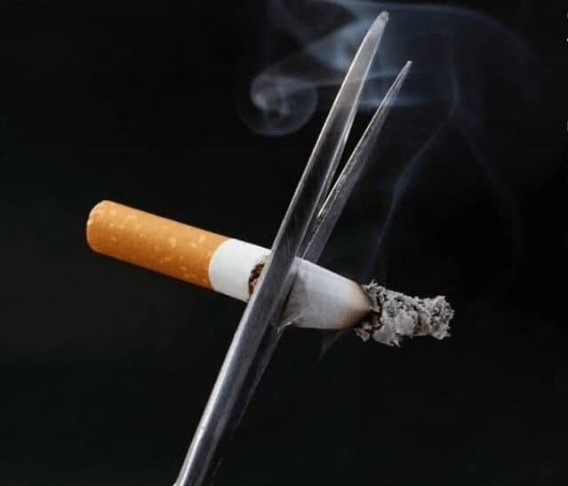 سیگاریها بخوانند، مؤثرترین راه برای جلوگیری از عوارض مخرب سیگار کشف شد