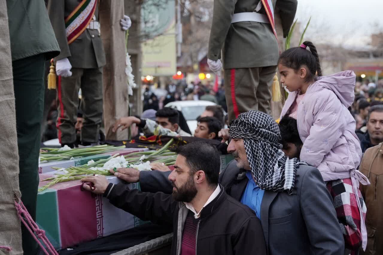 خشم ضدانقلاب از شکوه و همدلی ایرانیان در مراسم تشییع شهدای گمنام