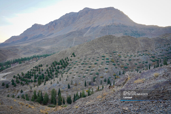 کوه صفه؛ ایوانی رو به نصف جهان