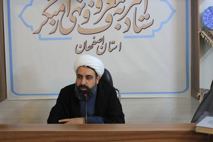 حضور در انتخابات یکی از معروفات است