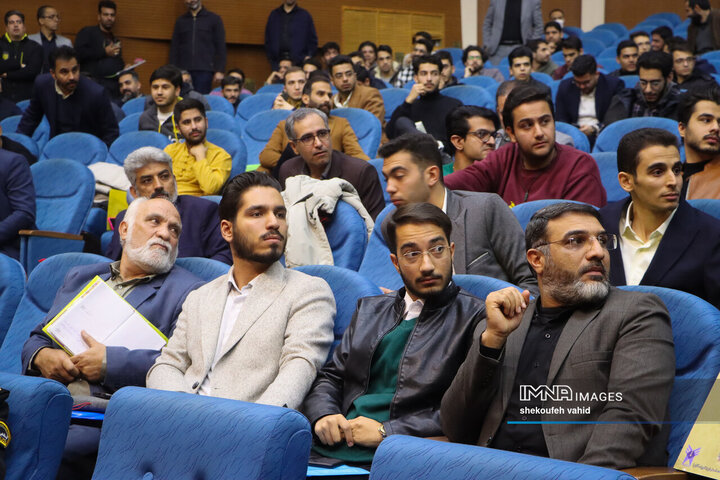 دیدار صمیمانه استاندار اصفهان با مجموعه‌های دانشجوئی استان