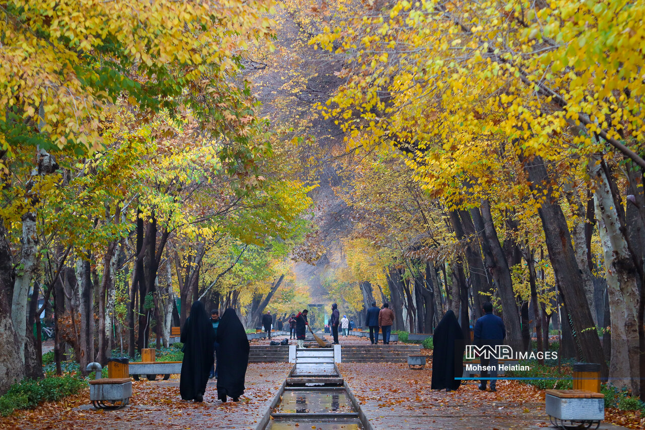 نقش سیاستهای ترافیکی در پیادهراه چهارباغ عباسی و بازگرداندن هویت تاریخی به آن