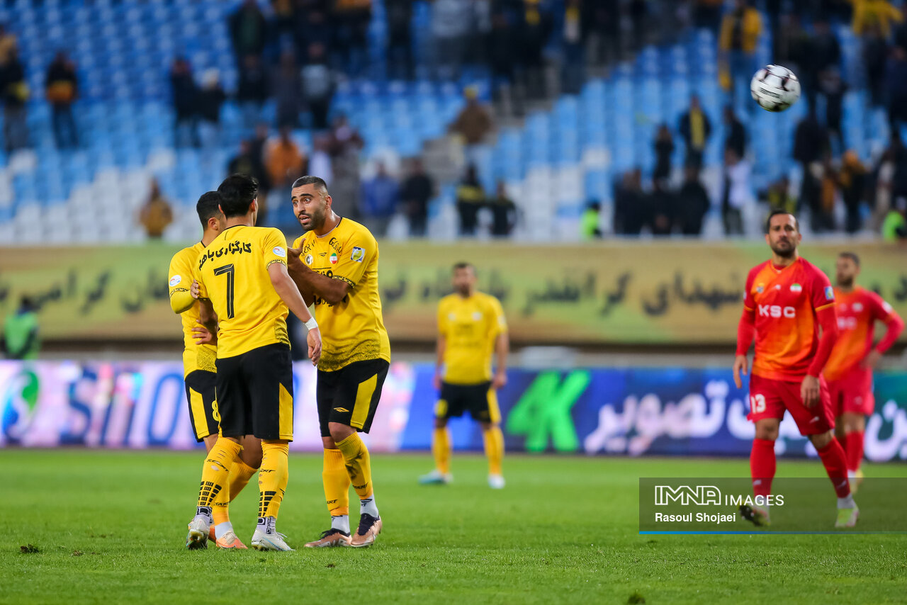 با رضایت یا قشون کشی، مسئله این است