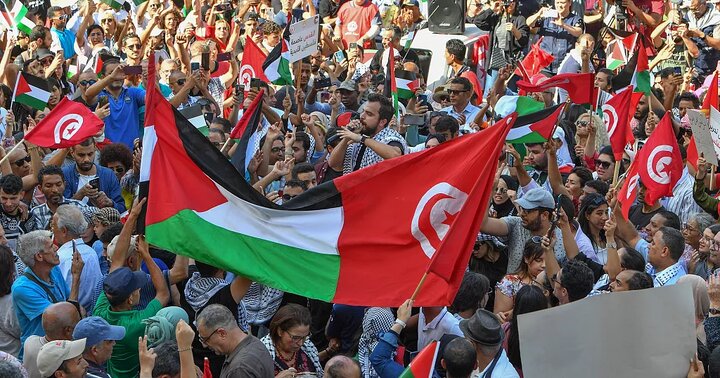 اعتراف رسانه آمریکایی به افزایش محبوبیت رهبر انقلاب در جوامع عربی