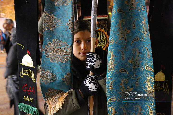 قافله عزای حضرت زهرا(س) در گذر فرهنگی چهارباغ