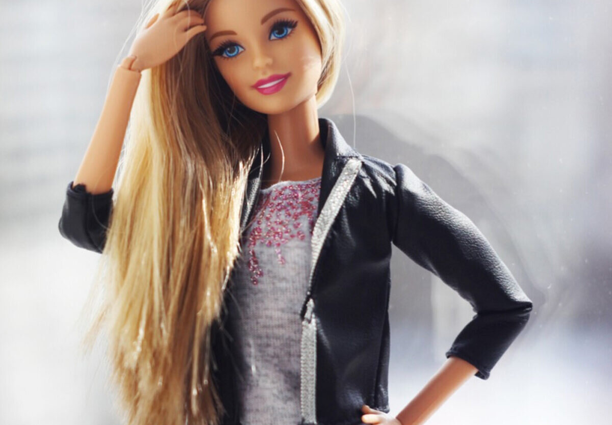 باربی و بارنی را بنداز دور!