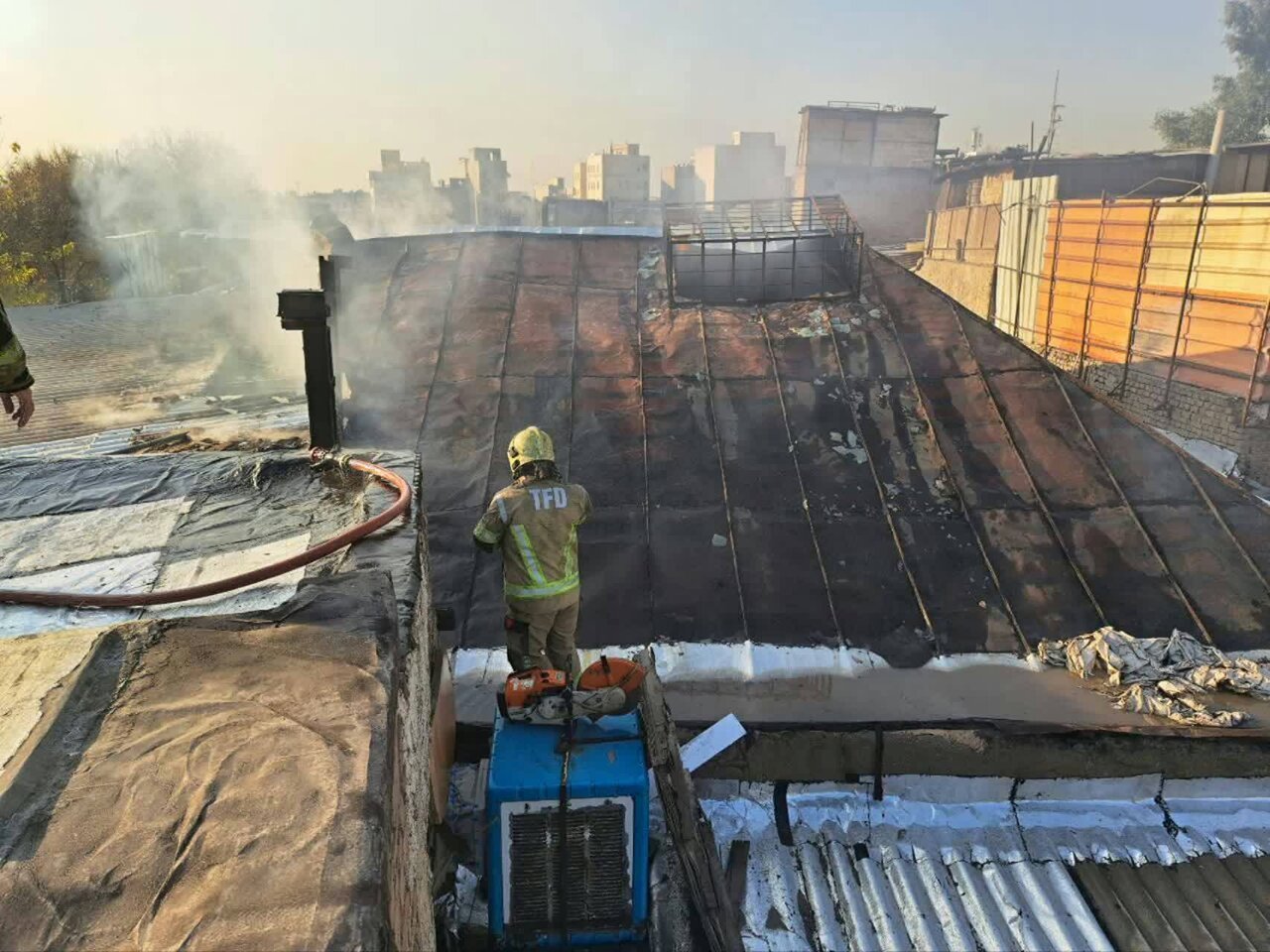 ۲ انبار در پایتخت طعمه حریق شد +عکس