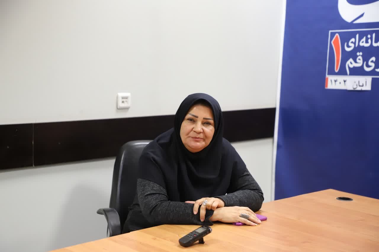 فعالیت شبانهروزی ۹۰۰۰ راننده در شهر قم/ اتوبوس و تاکسی خانه من است