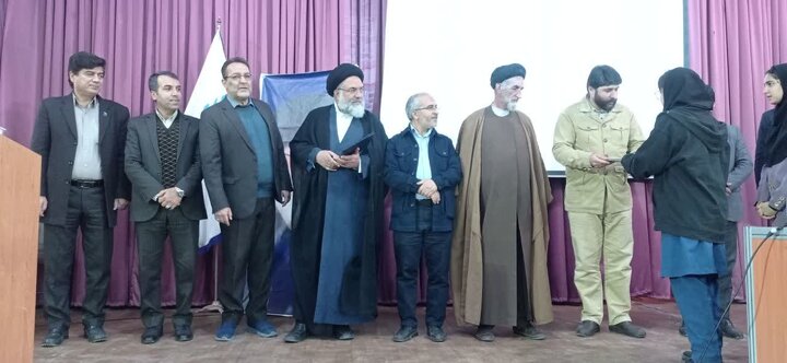 دشمن مخالف قطع وابستگی ایران اسلامی به غرب است