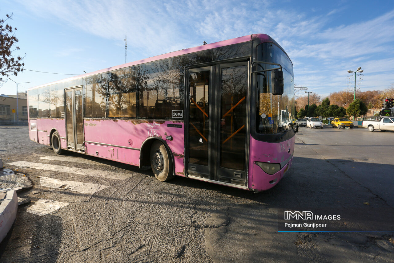 مسیر سرویس‌دهی ۵ خط اتوبوسرانی اصفهان تا اطلاع ثانوی تغییر کرد