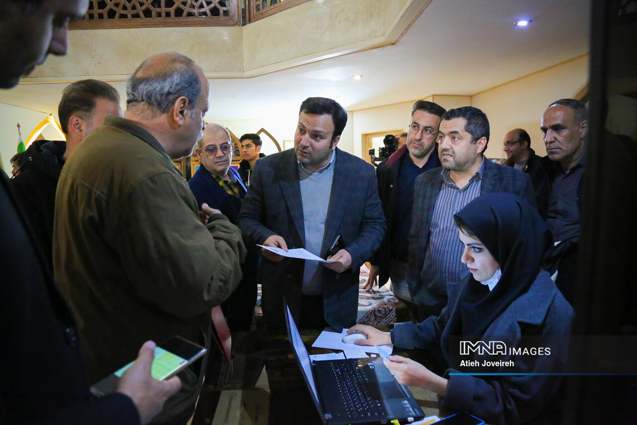 رفع مشکلات بازار اصفهان با کمک بازاریان و حمایت سازمان‌های مرتبط