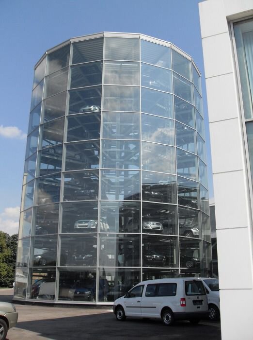 چالشهای اقتصادی و زیستمحیطی ناشی از سیاستهای پارکینگ در شهرها