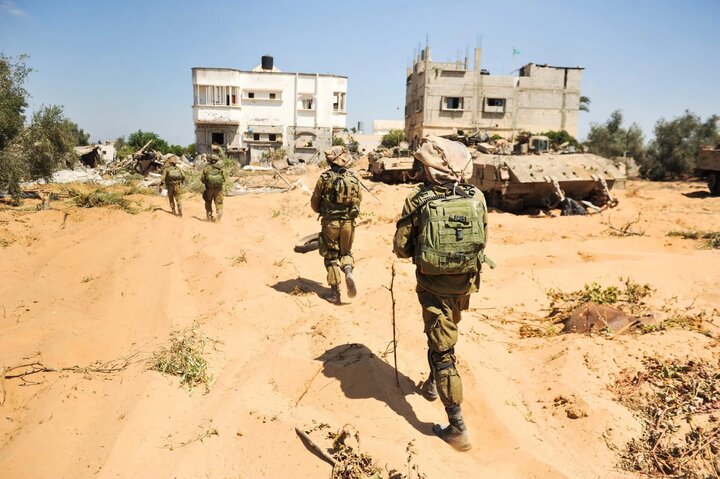 گزارش رسانه انگلیسی از غارت خانه‌های مردم غزه