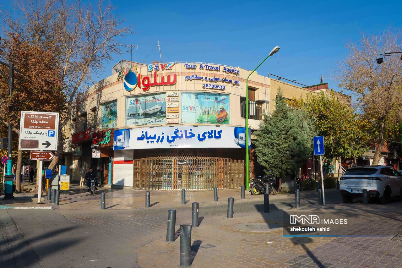 چهره شهر در آینه تابلوها؛ گفتوگوی خاموش رنگ و نظم