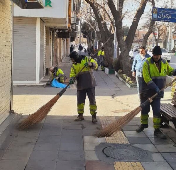 اجرای طرح جهادی بهبود و نگهداشت شهر در خیابان شهید بهشتی اراک