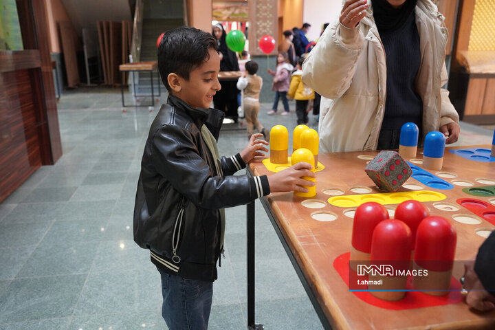 جشنواره خانوادگی «پیوندی به بلندای یلدا»