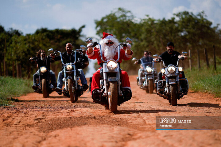 بابانوئل‌ های کریسمس در سراسر جهان