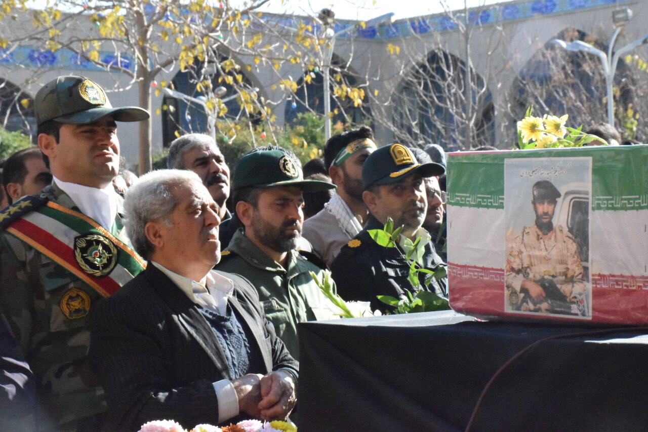 تشییع پیکر شهید «رضا حسینعلی» در رفسنجان