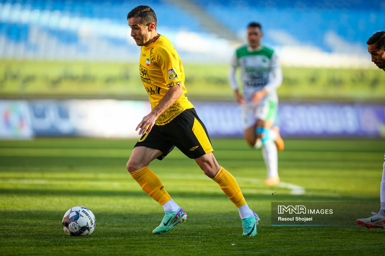 سنگ بزرگ استقلال، نشان نزدن!