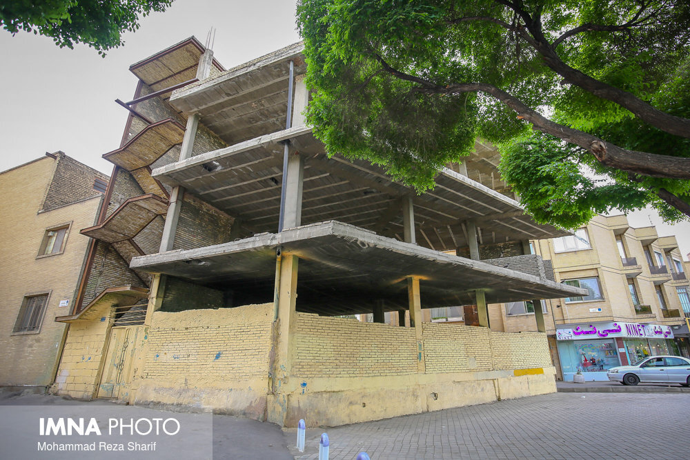 بار سنگین ساختمانهای نیمهکاره بر دوش شهرها